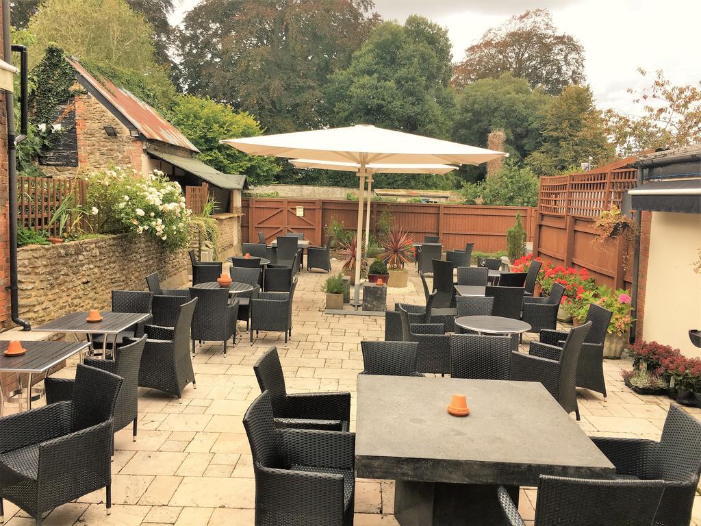 The Highworth Hotel Swindon Exterior photo