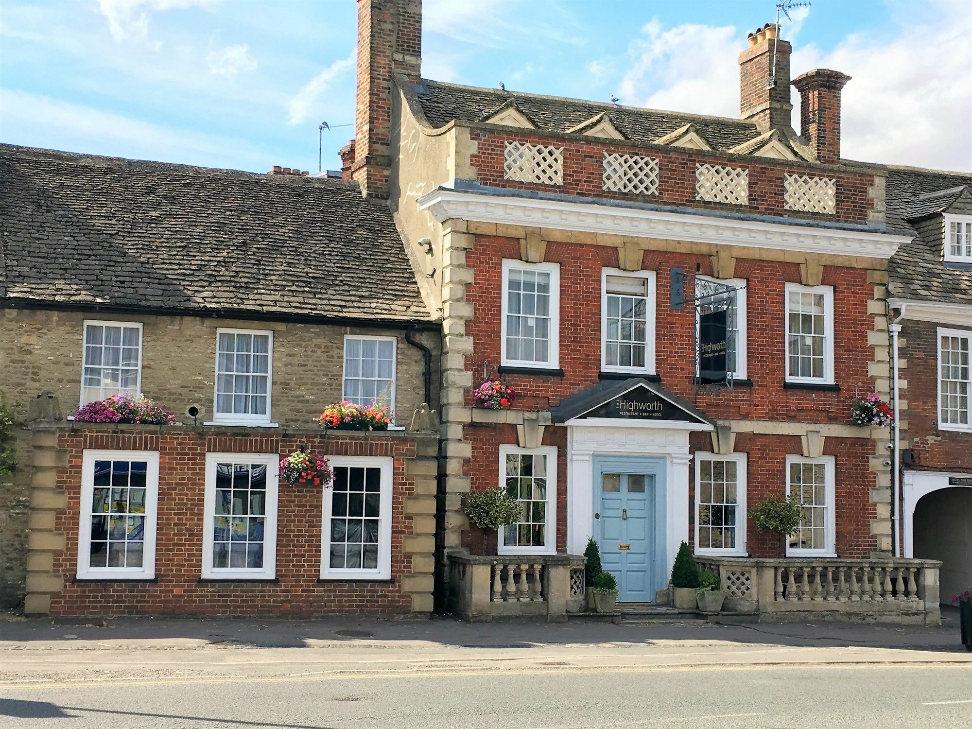 The Highworth Hotel Swindon Exterior photo